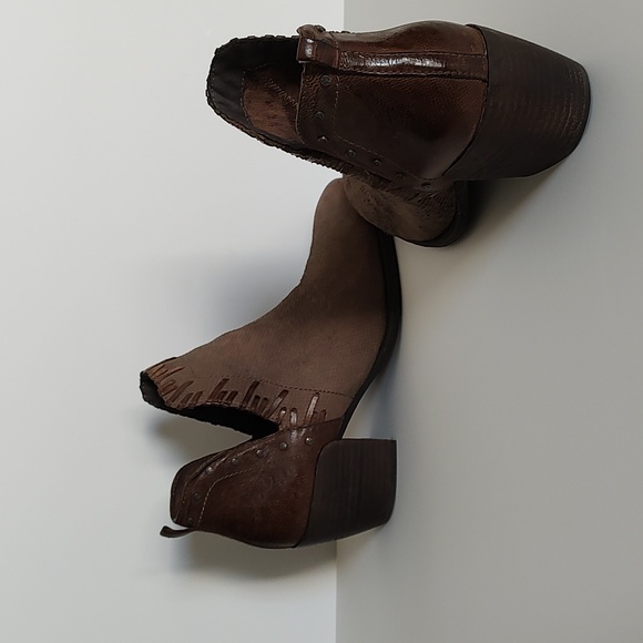 OBTB brown snakeskin booties. - Picture 2 of 5